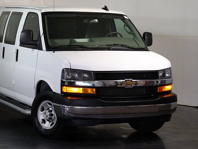 Used 2025 Chevrolet Express 2500 w/ Driver Convenience Package RWD image 6