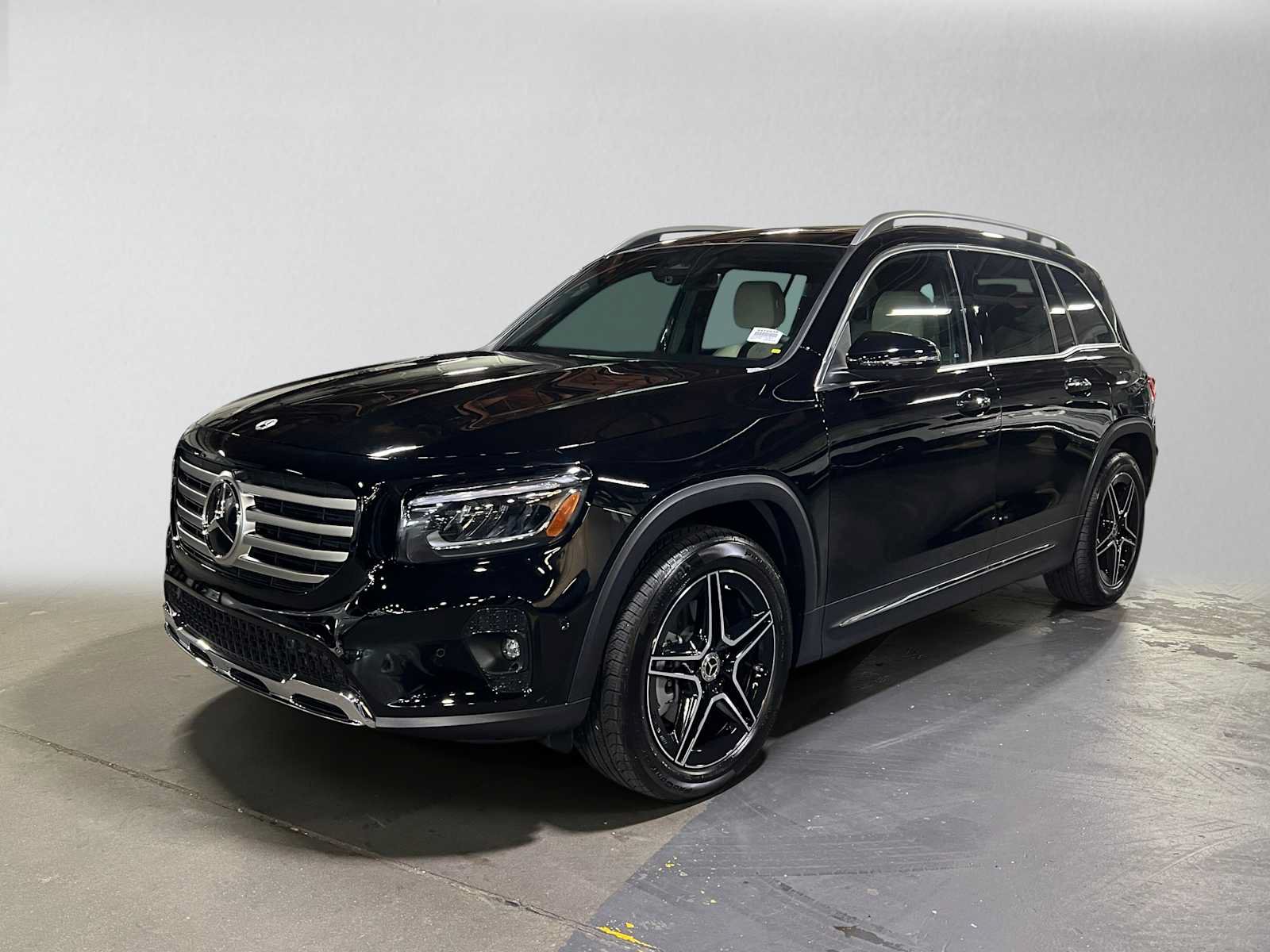 Used 2026 Mercedes-Benz GLB 250 4MATIC image 7
