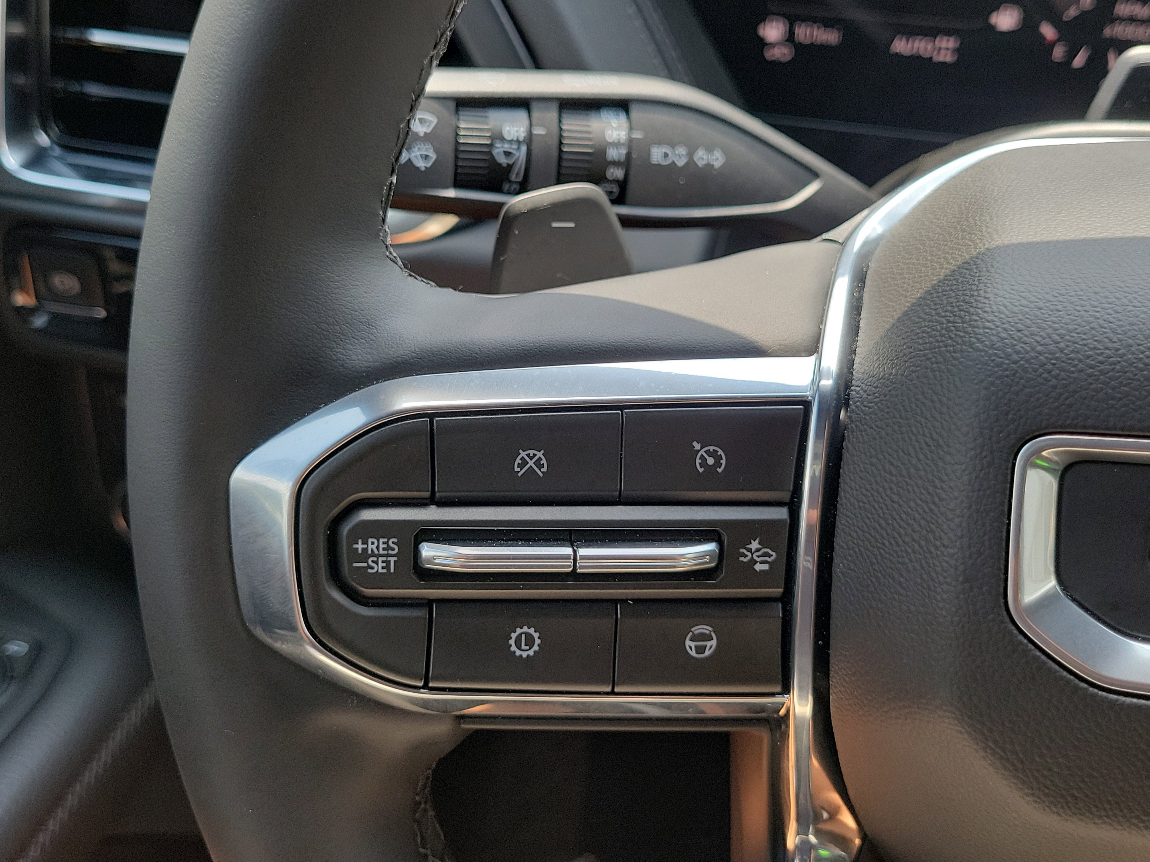 Used 2026 GMC Yukon Denali w/ Denali Reserve Package image 27
