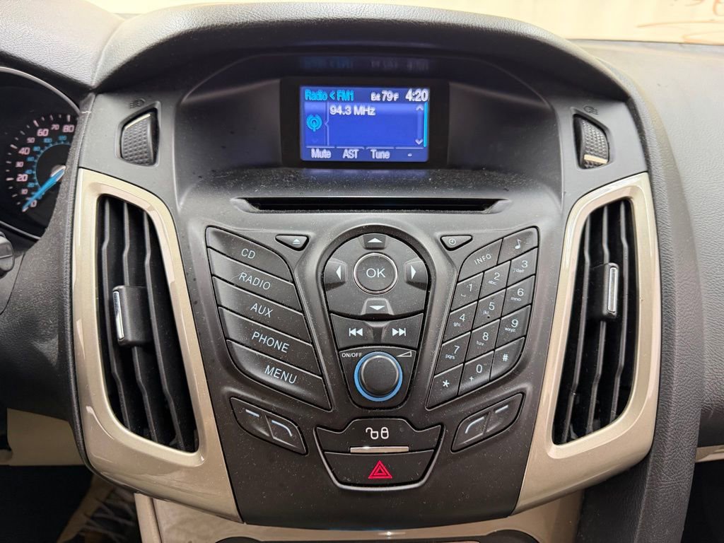 Used 2012 Ford Focus SEL image 25