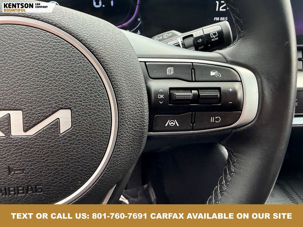 Used 2025 Kia Sportage EX image 18
