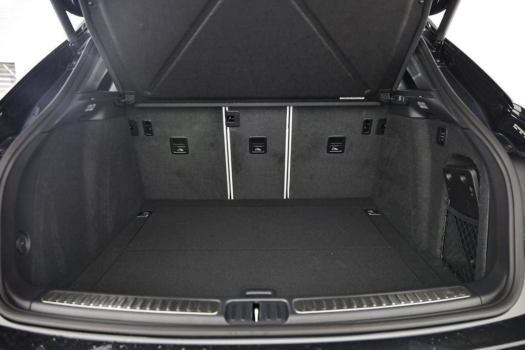 New 2026 Porsche Macan AWD/4WD image 32