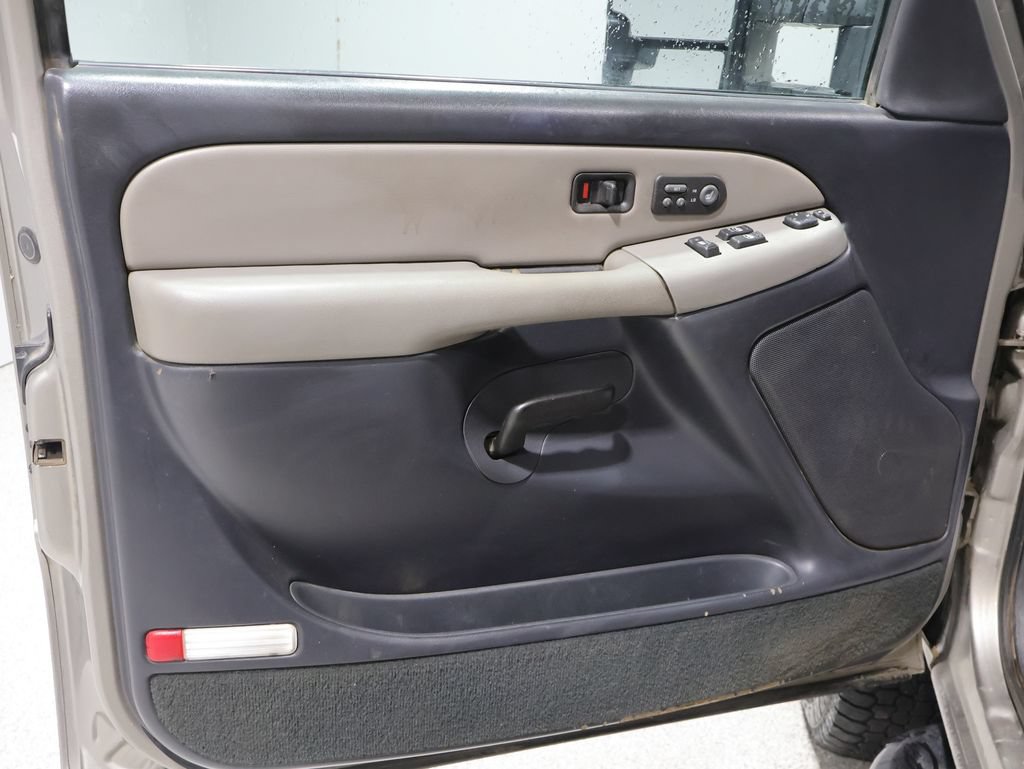 Used 2001 Chevrolet Silverado 2500 LS AWD/4WD image 13