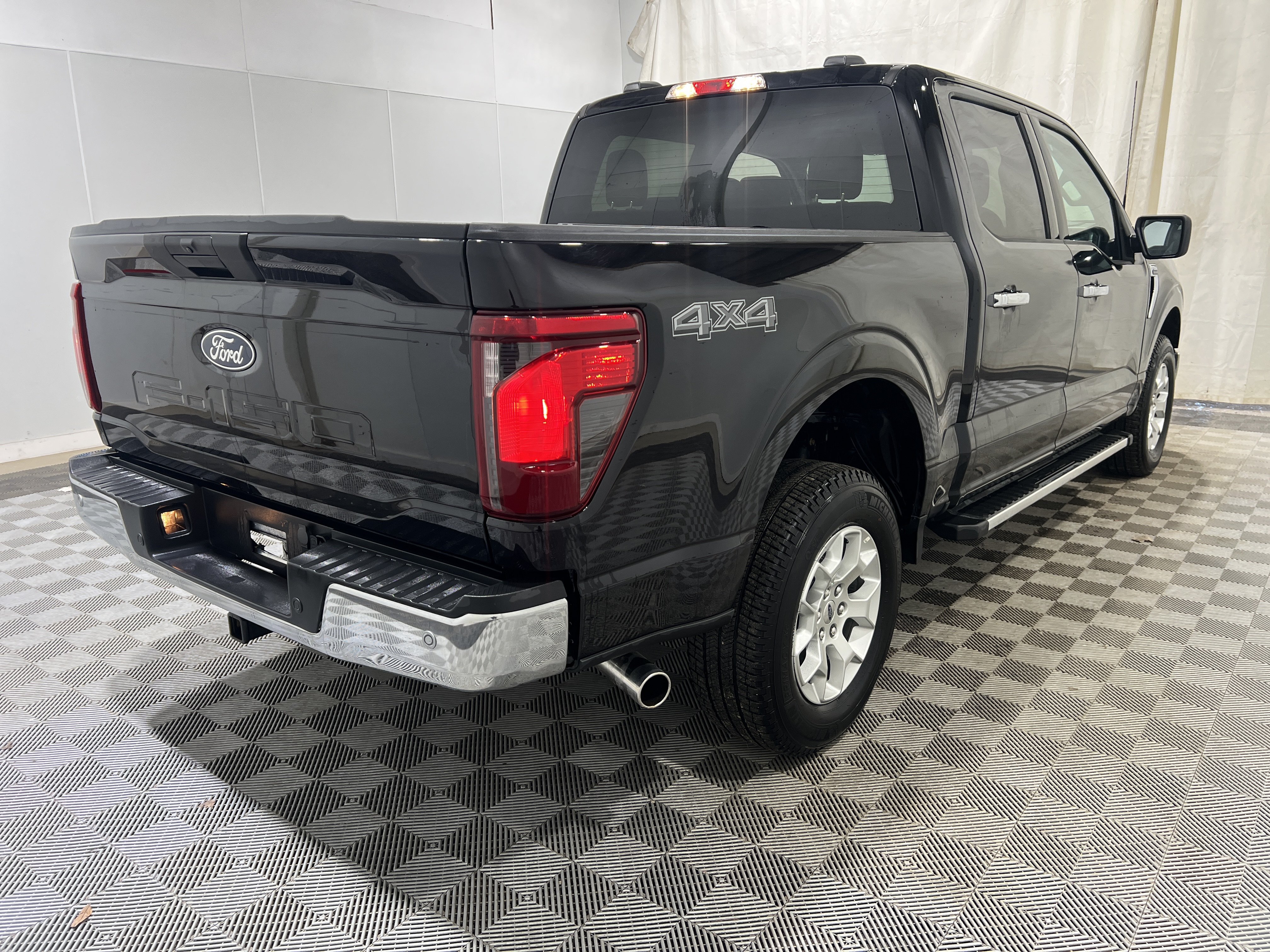 Used 2025 Ford F150 XLT w/ Equipment Group 301A Standard AWD/4WD image 3