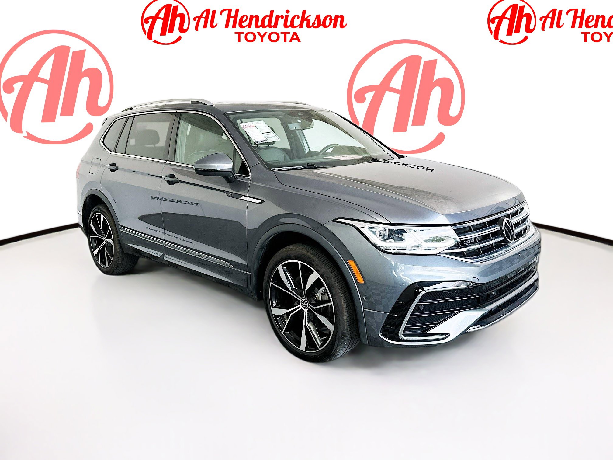 Used 2024 Volkswagen Tiguan SEL R-Line