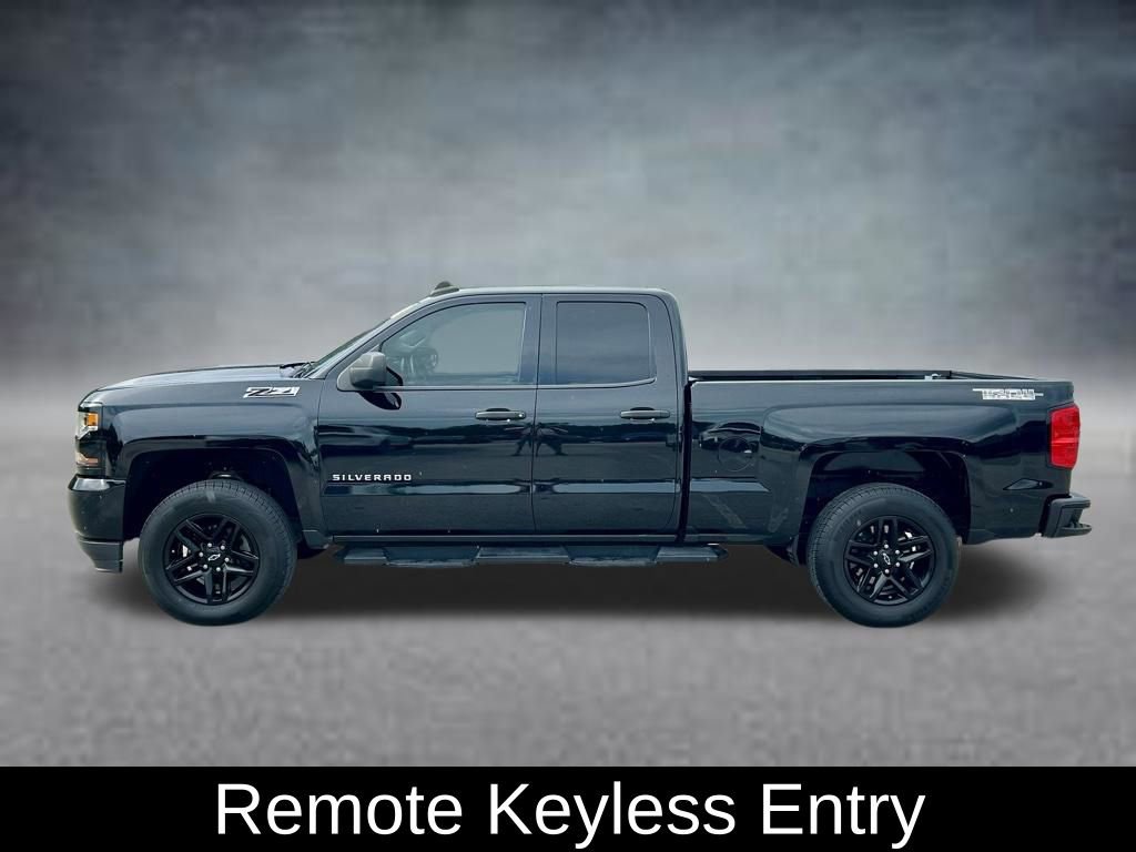 Used 2019 Chevrolet Silverado 1500 Custom w/ Custom Convenience Package AWD/4WD image 8