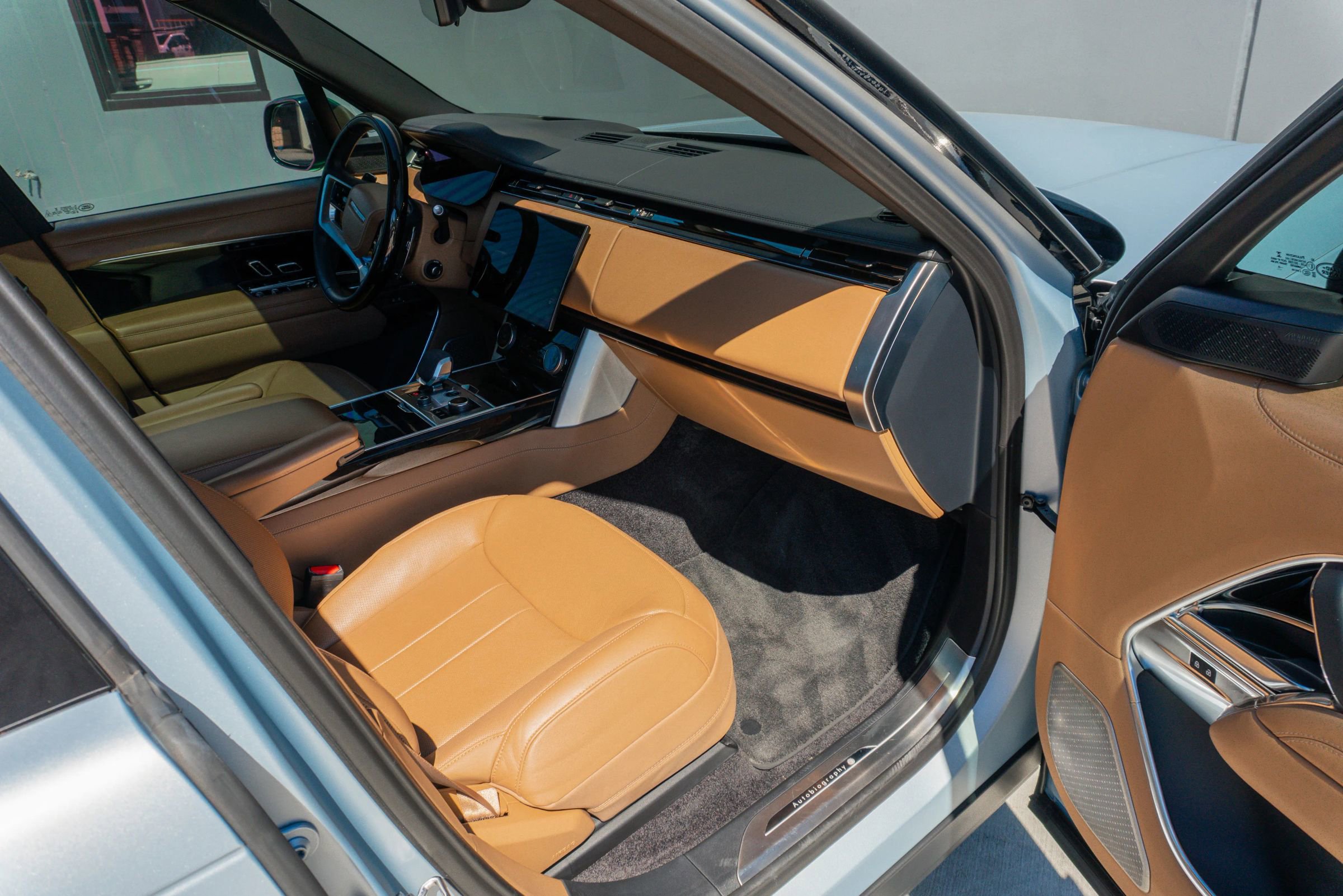 Used 2023 Land Rover Range Rover Autobiography image 65