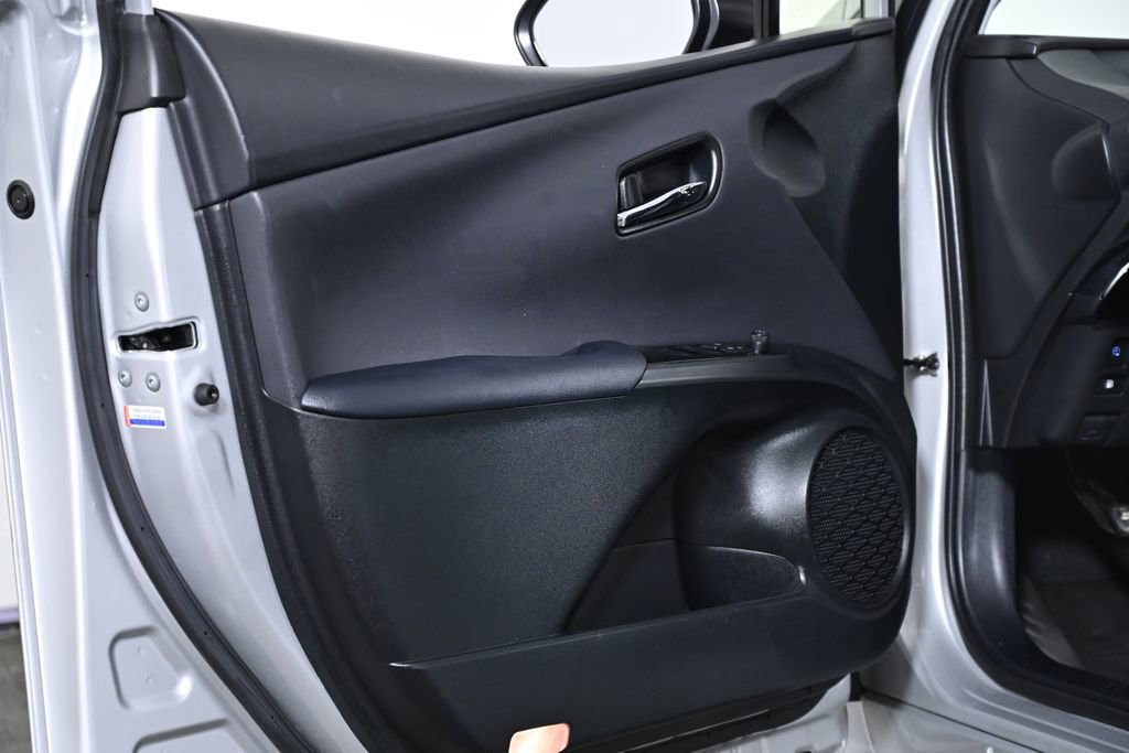 Used 2022 Toyota Prius Prime XLE image 41