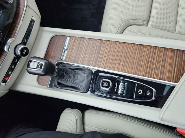 Used 2018 Volvo XC60 T6 Inscription w/ Luxury Seat Package image 34