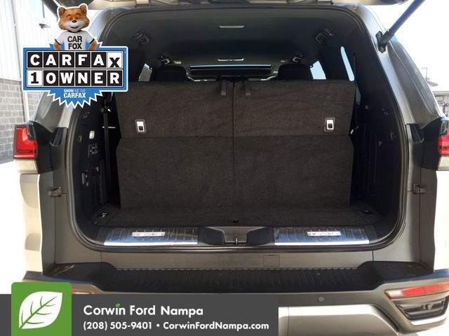 Used 2024 Lexus LX 600 4WD w/ Luxury Package image 28