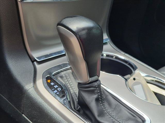 Used 2020 Jeep Grand Cherokee Overland AWD/4WD image 11