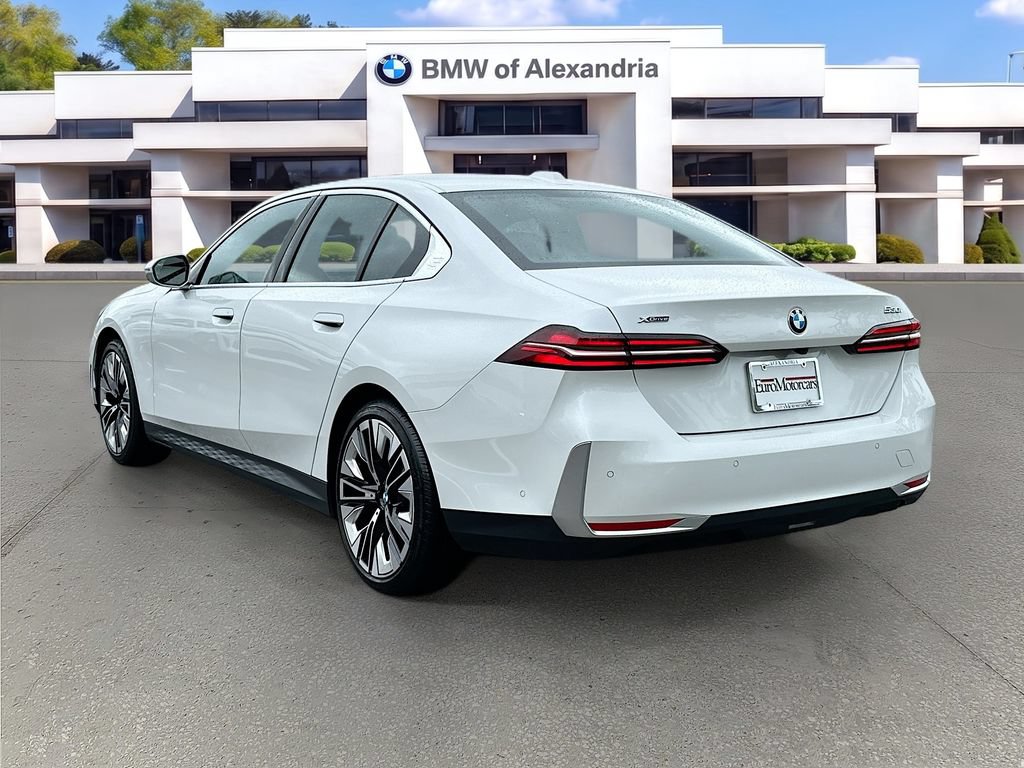 Used 2026 BMW 530i xDrive AWD/4WD image 5