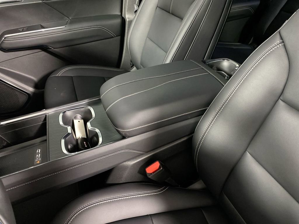 Used 2025 GMC Acadia Elevation w/ Elevation Premium Package image 21