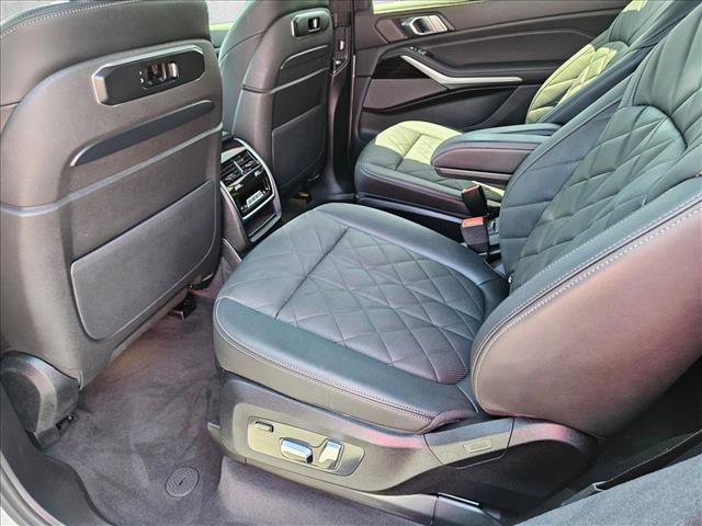 Certified 2024 BMW X7 xDrive40i w/ M Sport Package AWD/4WD image 17