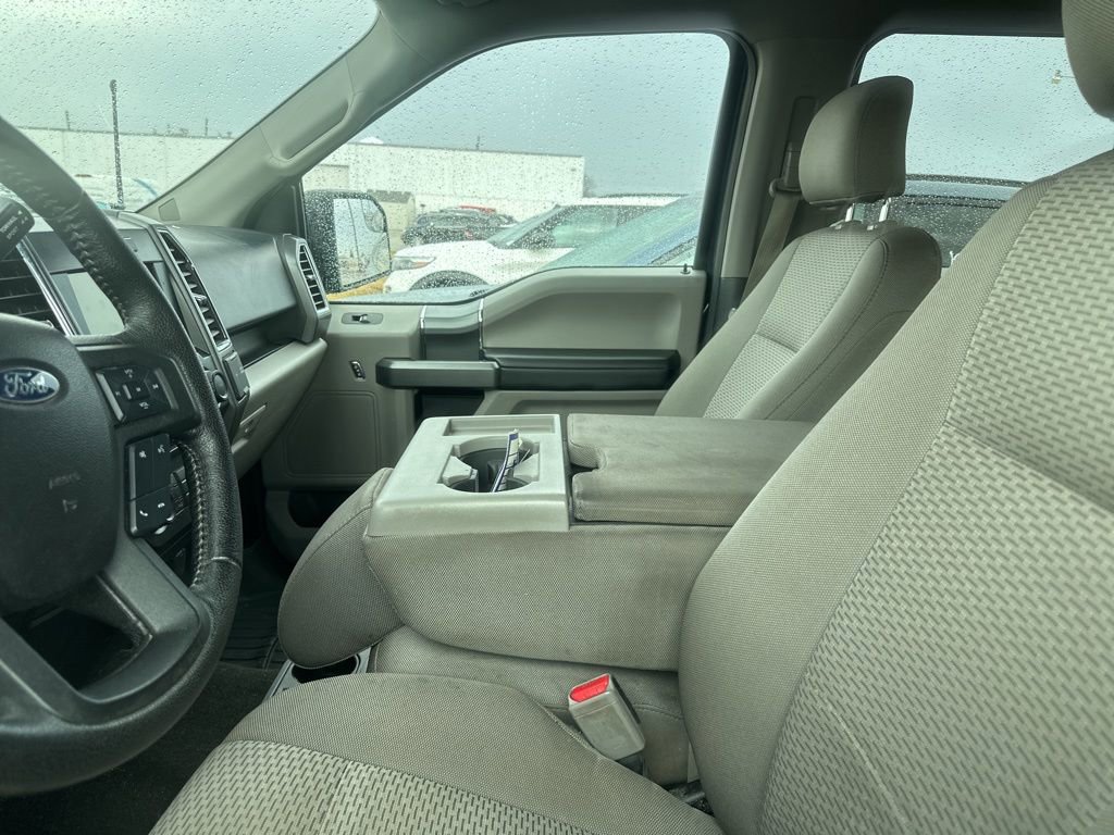 Used 2015 Ford F150 XLT w/ Equipment Group 302A Luxury image 4