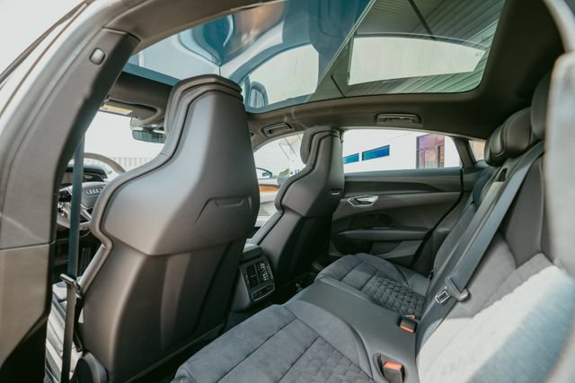Used 2022 Audi e-tron GT Premium Plus AWD/4WD image 19