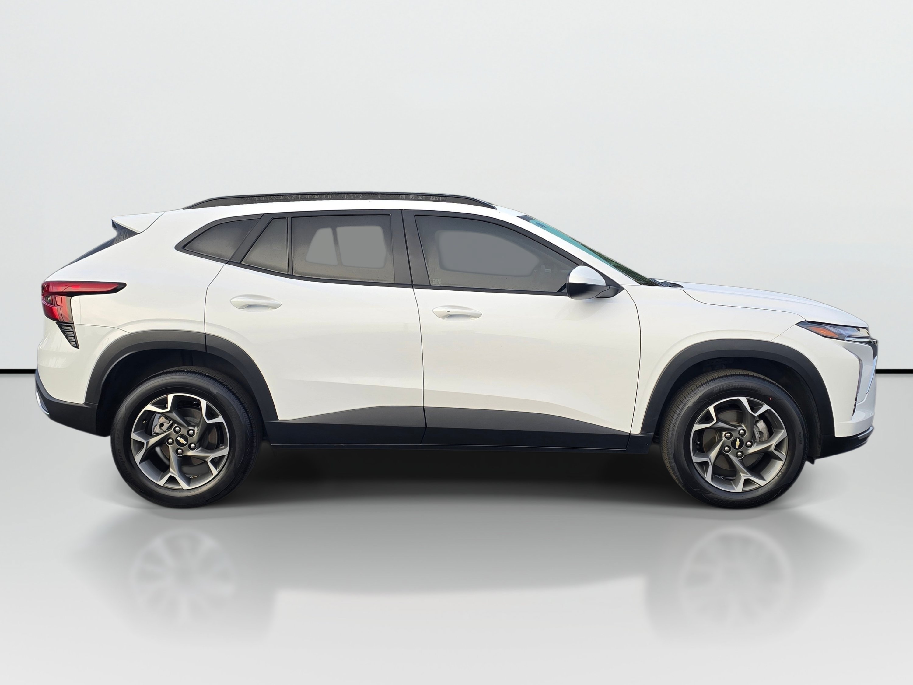 Used 2024 Chevrolet Trax LT w/ LT Convenience Package FWD image 6