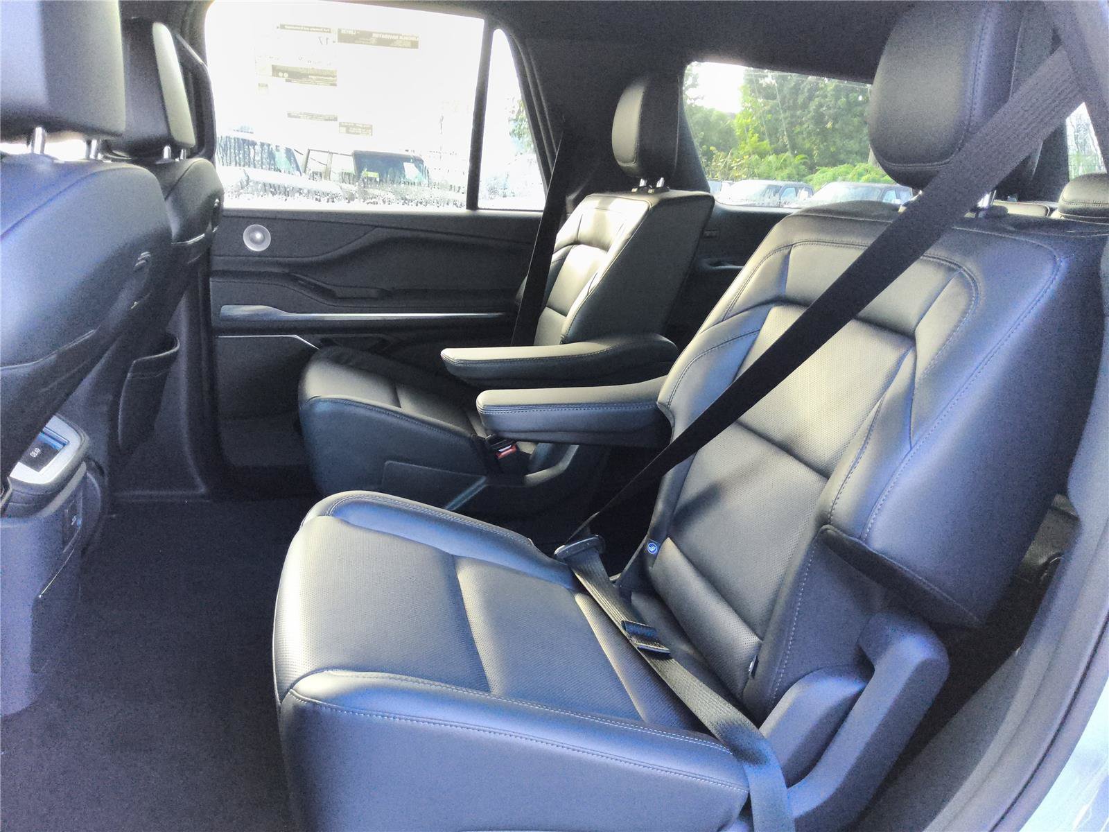 New 2027 Lincoln Navigator Reserve w/ Jet Appearance Package AWD/4WD image 26