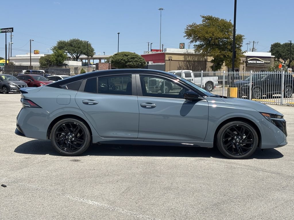 New 2027 Nissan Sentra SR FWD image 2