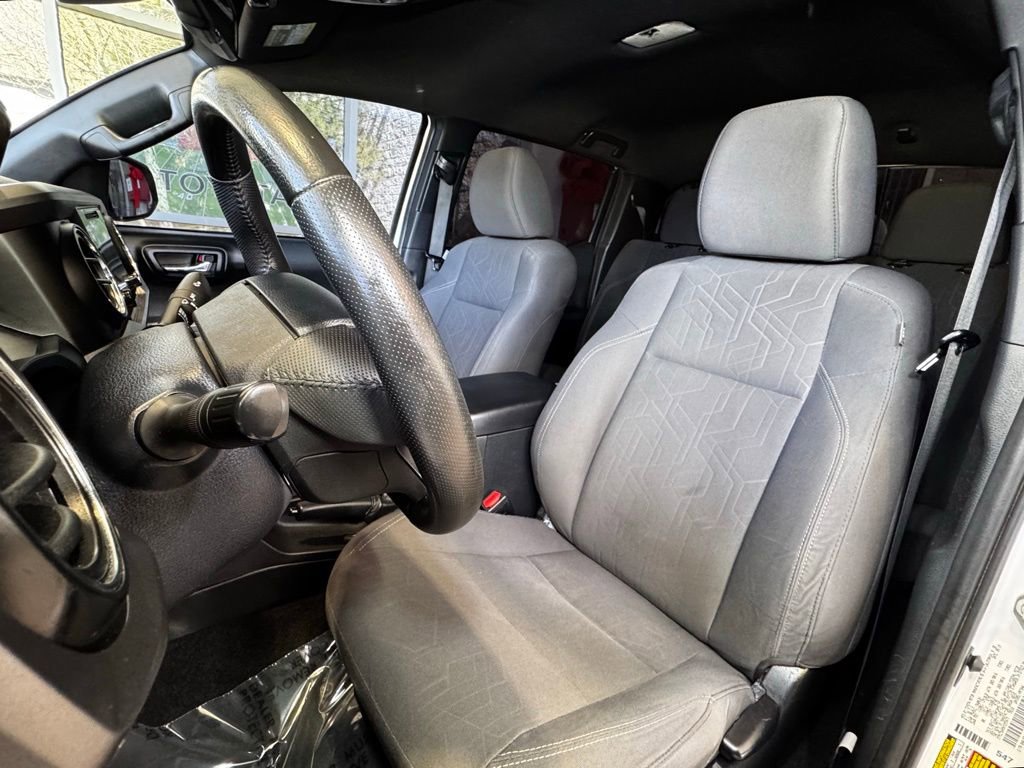 Used 2019 Toyota Tacoma TRD Off-Road image 19