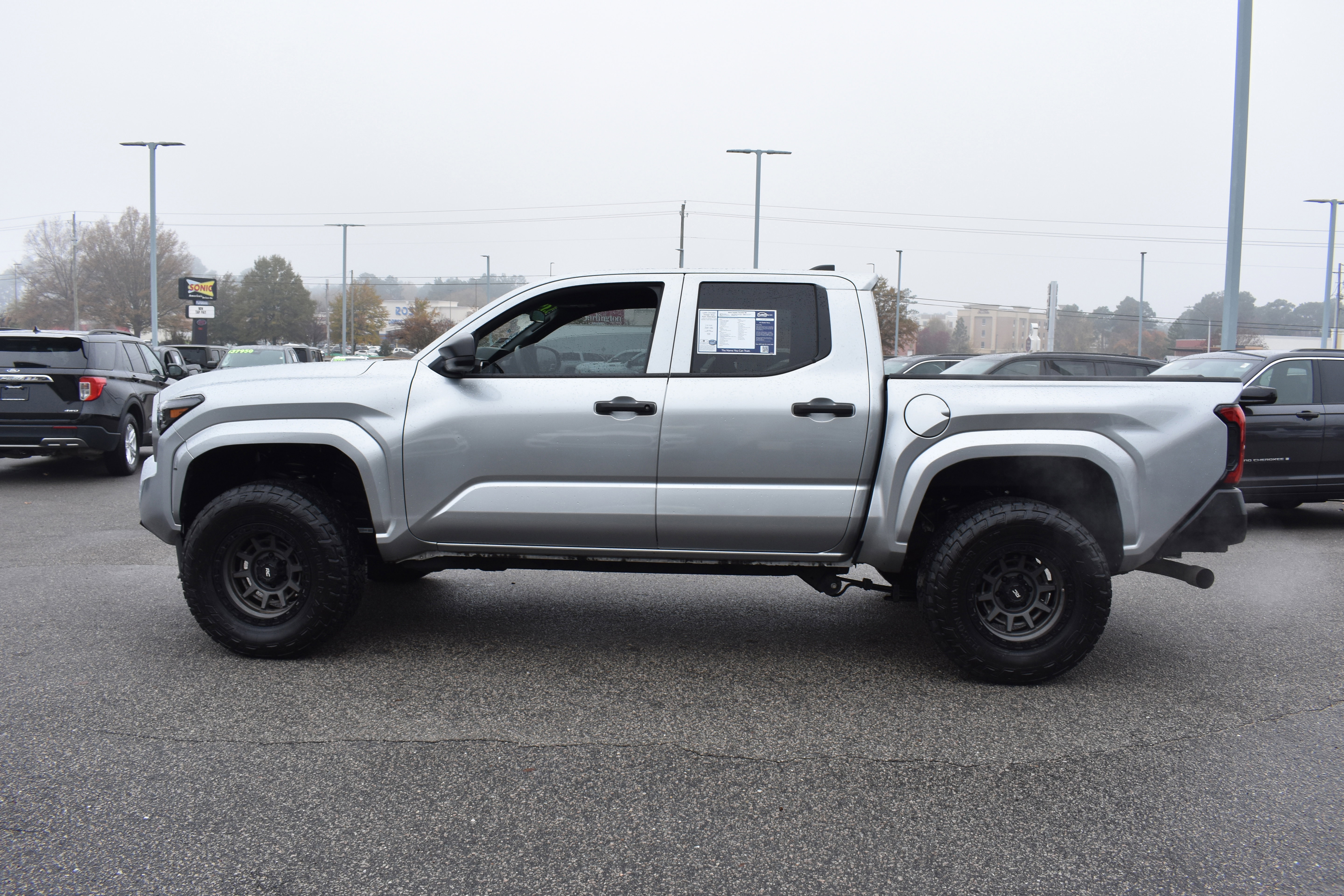 Used 2024 Toyota Tacoma SR image 6