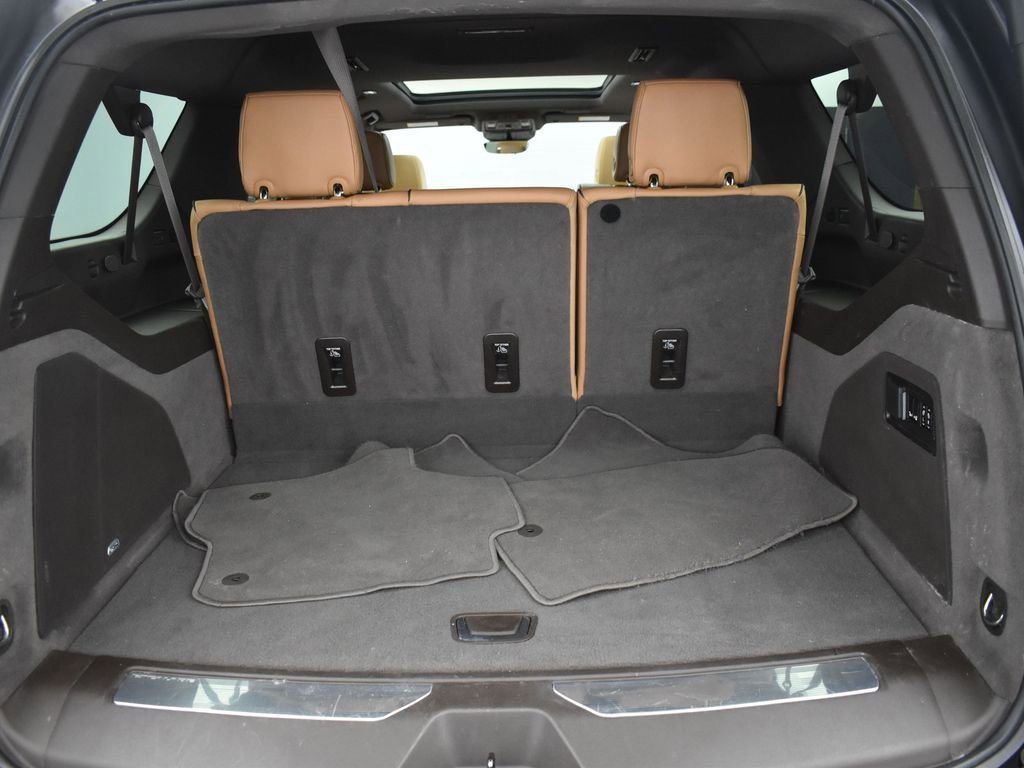 Used 2023 Cadillac Escalade ESV Premium Luxury image 10