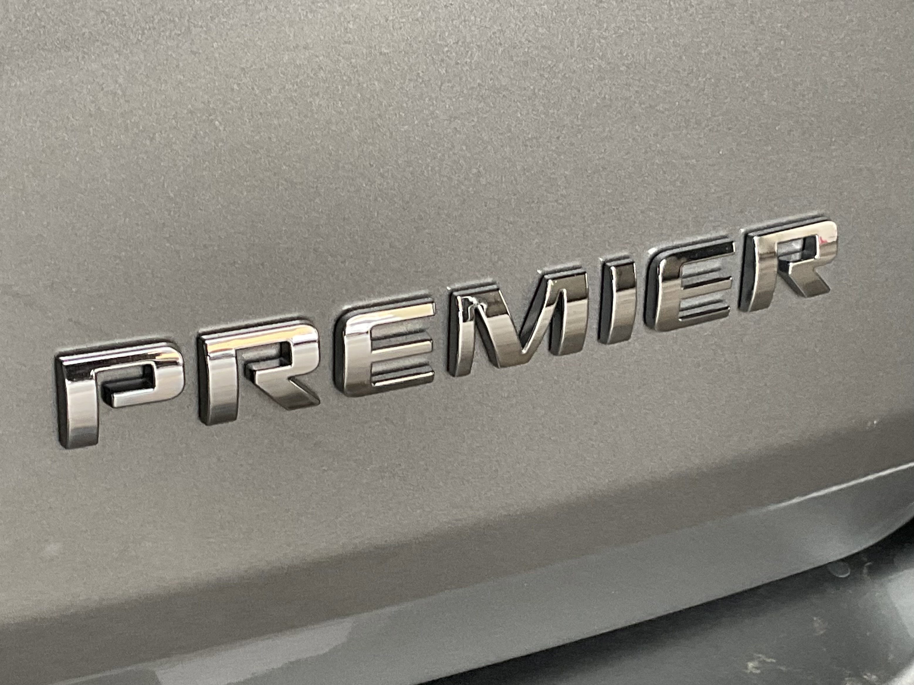 Used 2023 Chevrolet Traverse Premier image 8
