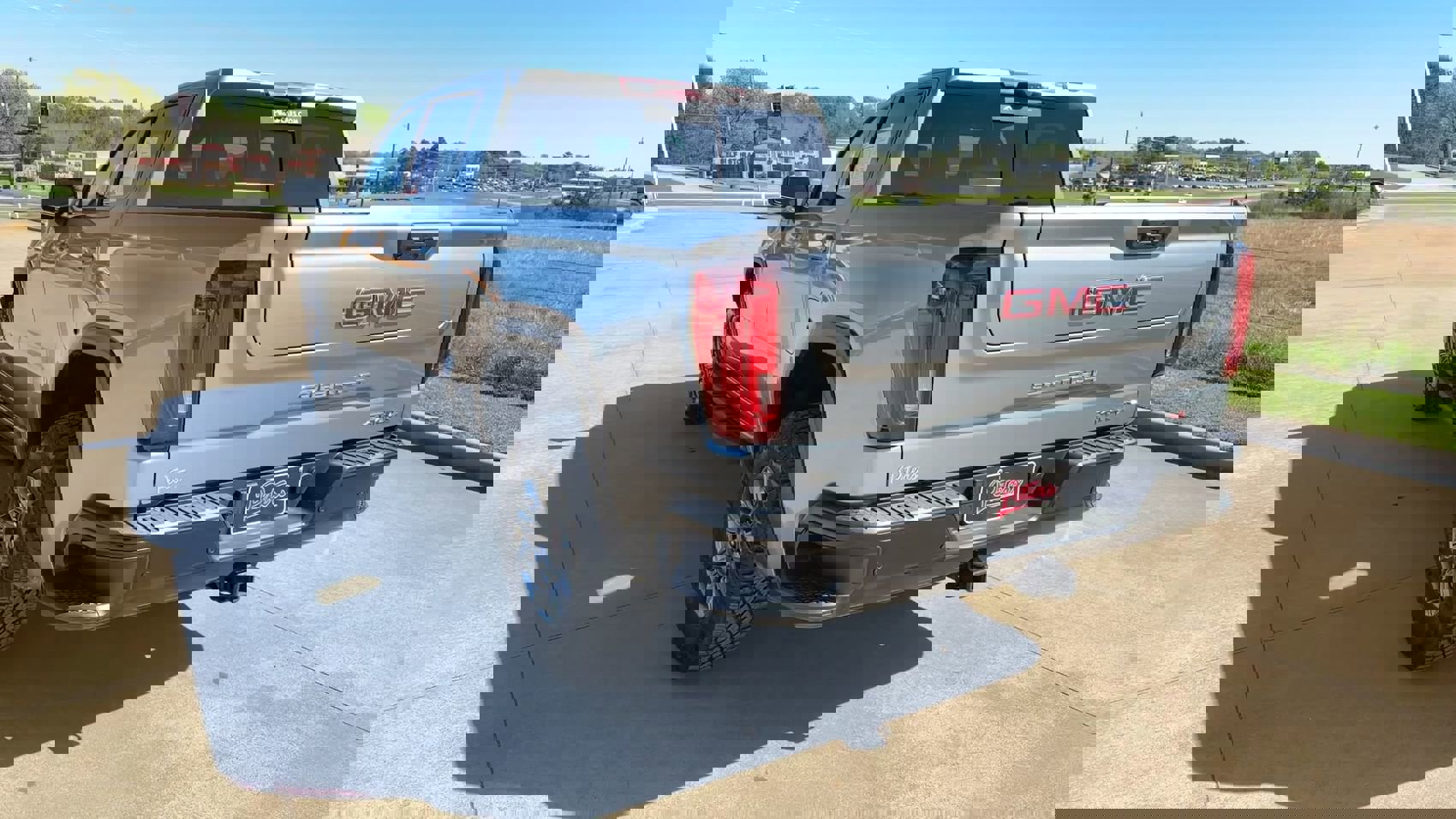 Used 2025 GMC Sierra 1500 AT4X image 6