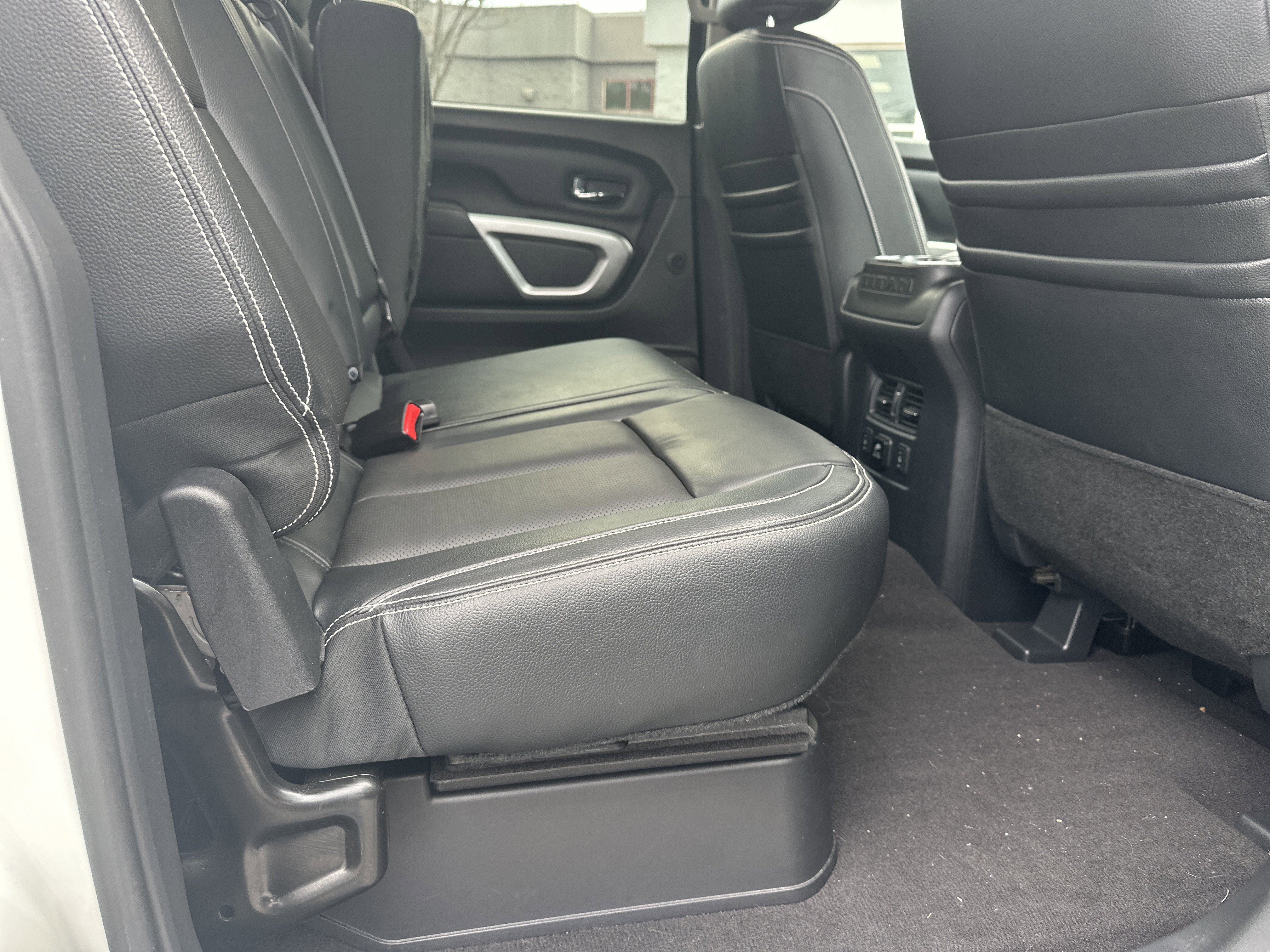 Used 2017 Nissan Titan PRO-4X w/ Pro-4x Convenience Package image 17