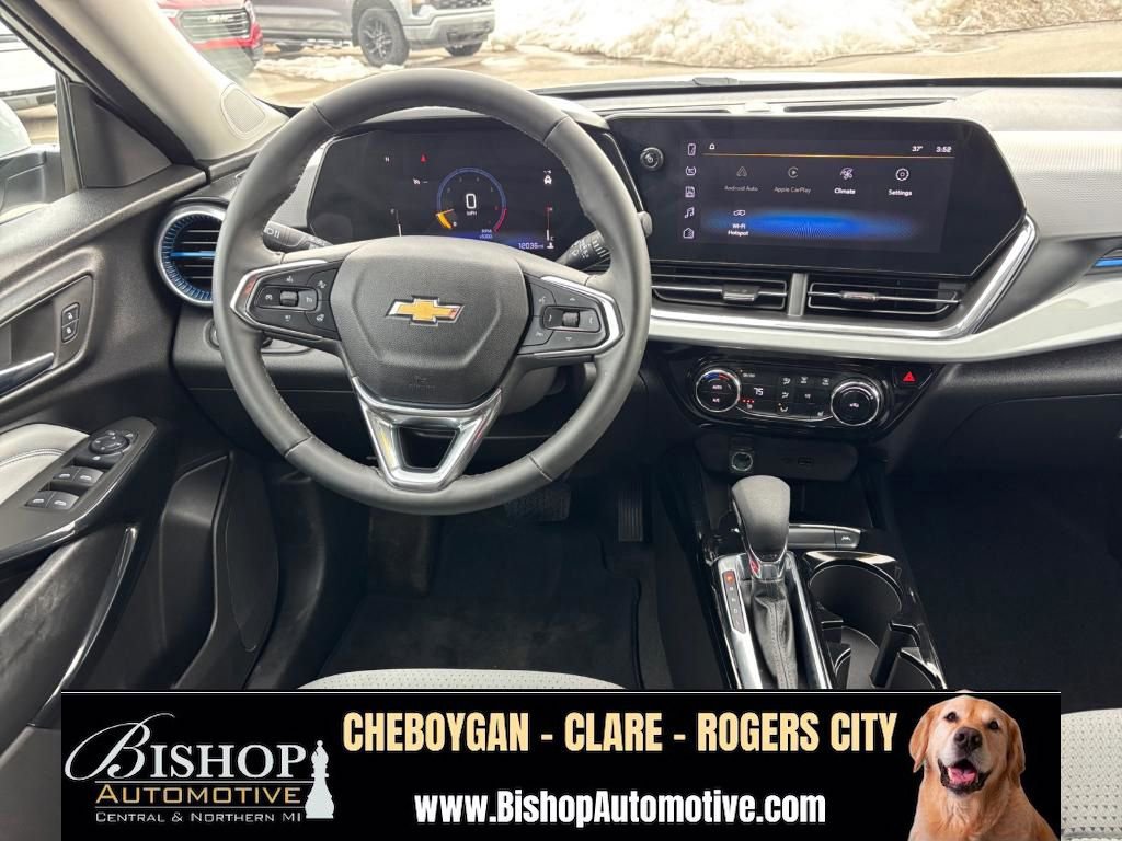 Used 2025 Chevrolet Trax LT w/ LT Convenience Package FWD image 36