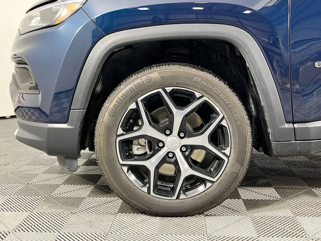 Used 2024 Jeep Compass Limited image 30