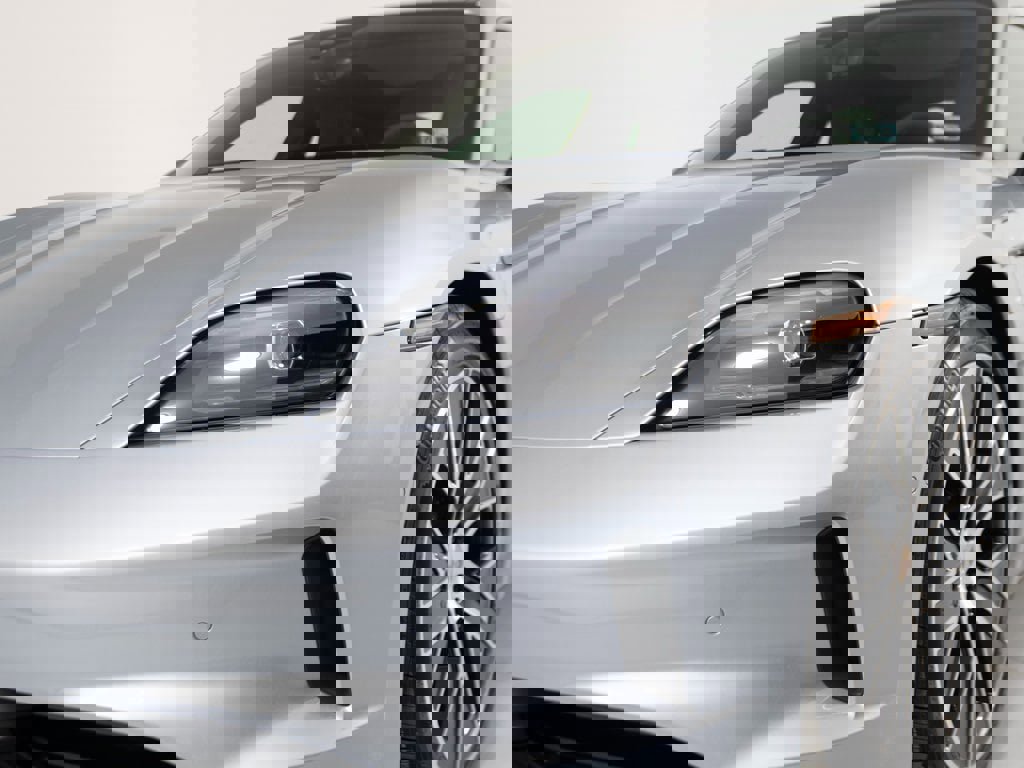 New 2026 Porsche Taycan image 37