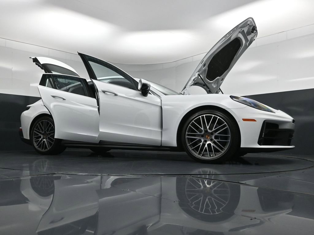 New 2026 Porsche Panamera 4 image 32