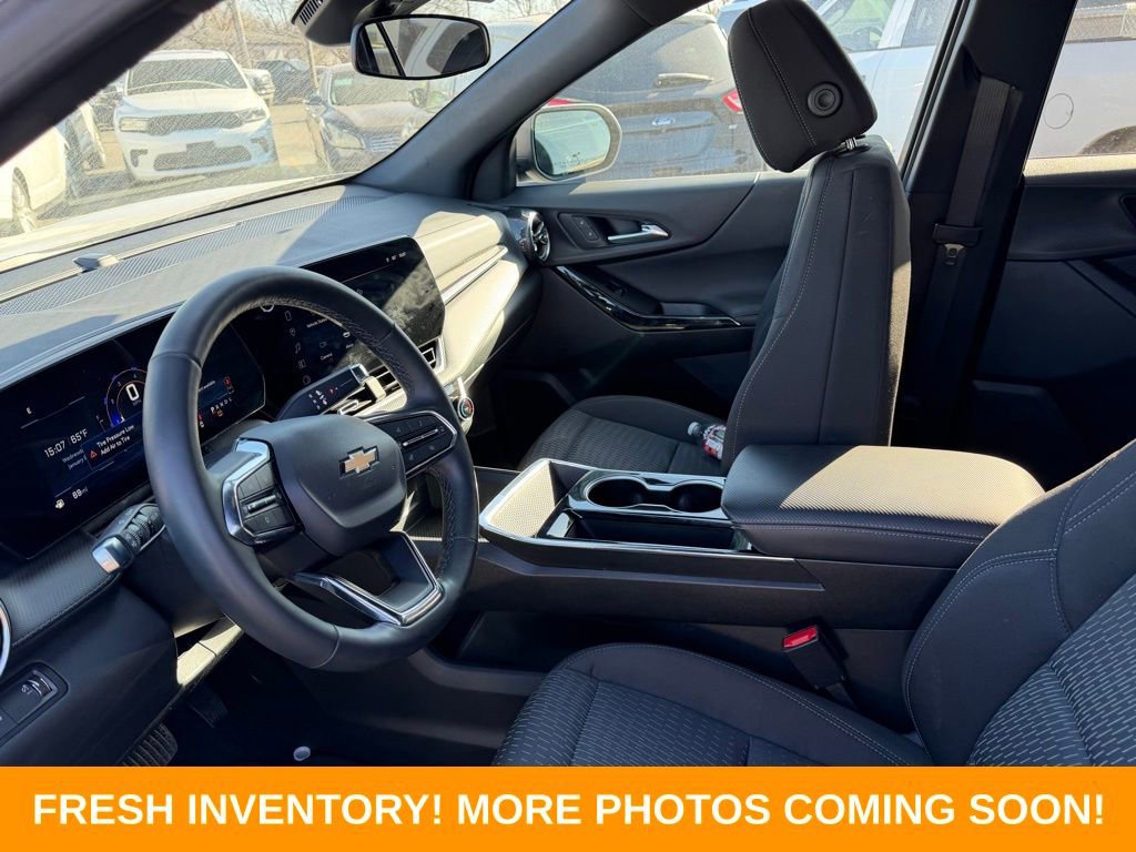 Used 2025 Chevrolet Equinox LT image 8