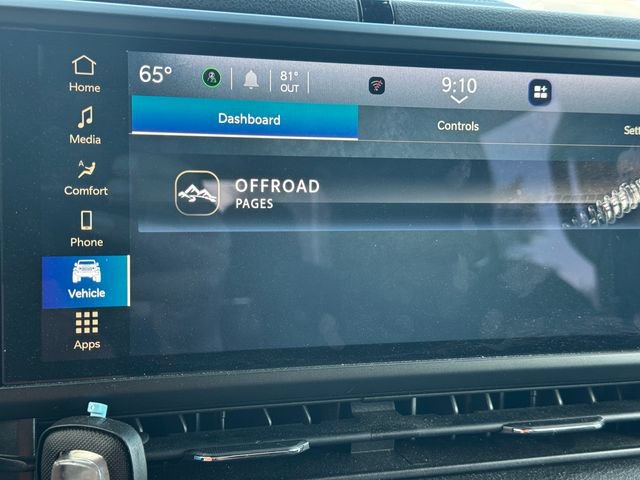 Certified 2025 Jeep Gladiator Mojave AWD/4WD image 33