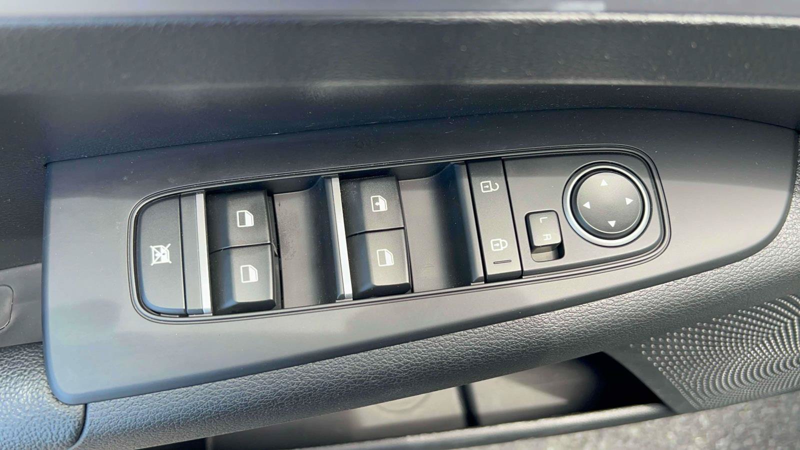 Used 2024 Kia Forte LXS FWD image 21