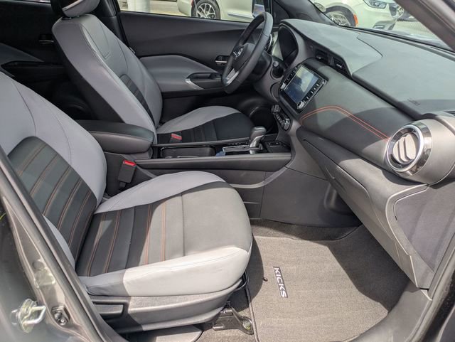 Used 2023 Nissan Kicks SR w/ SR Premium Package FWD image 27