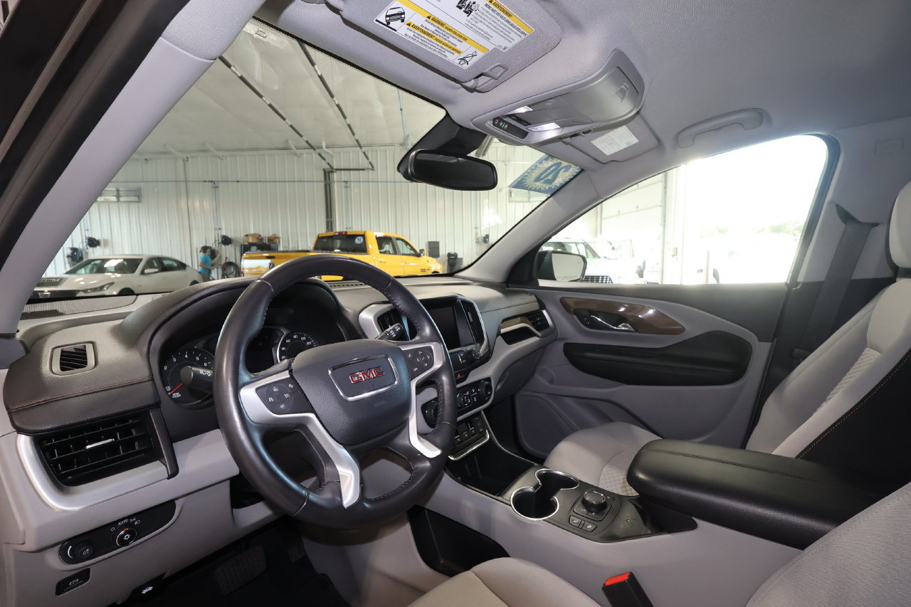 Used 2020 GMC Terrain SLE w/ Driver Convenience Package FWD image 9