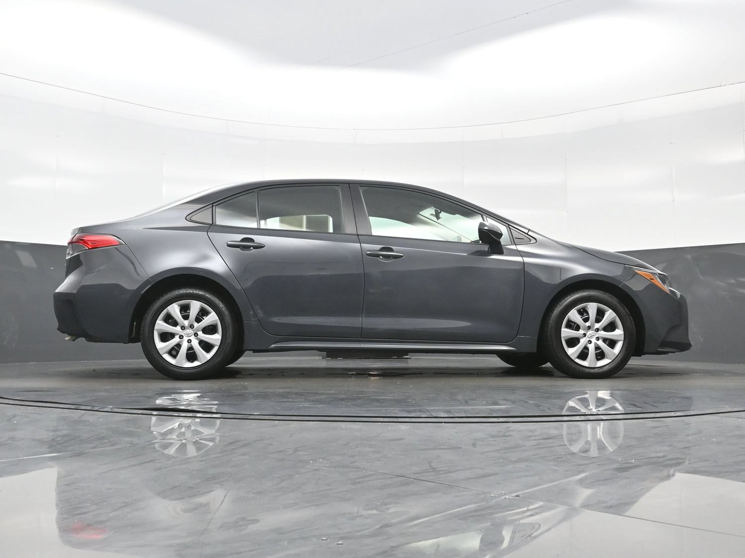 Used 2024 Toyota Corolla LE FWD image 31