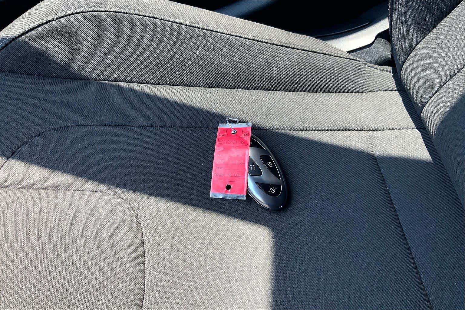 Used 2025 Hyundai Elantra SEL FWD image 15