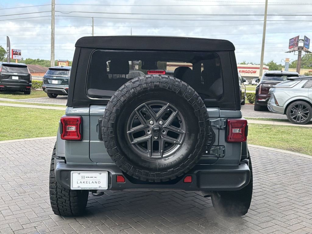 Used 2024 Jeep Wrangler Sport S image 5