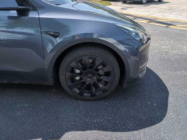 Used 2023 Tesla Model Y Long Range AWD/4WD image 7