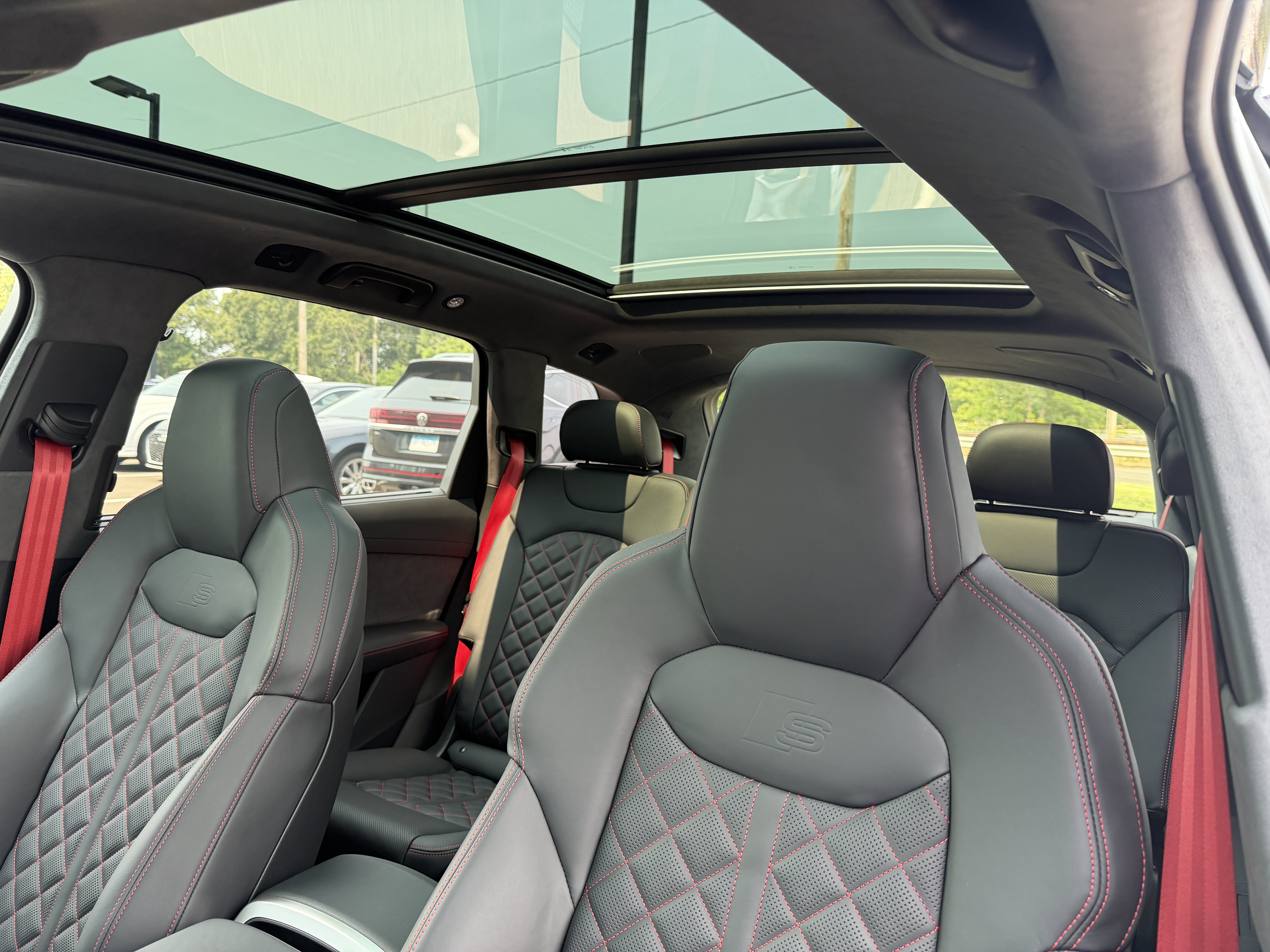 New 2026 Audi SQ7 Prestige AWD/4WD image 13
