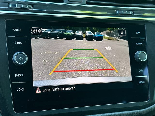 Used 2023 Volkswagen Tiguan SE R-Line image 28