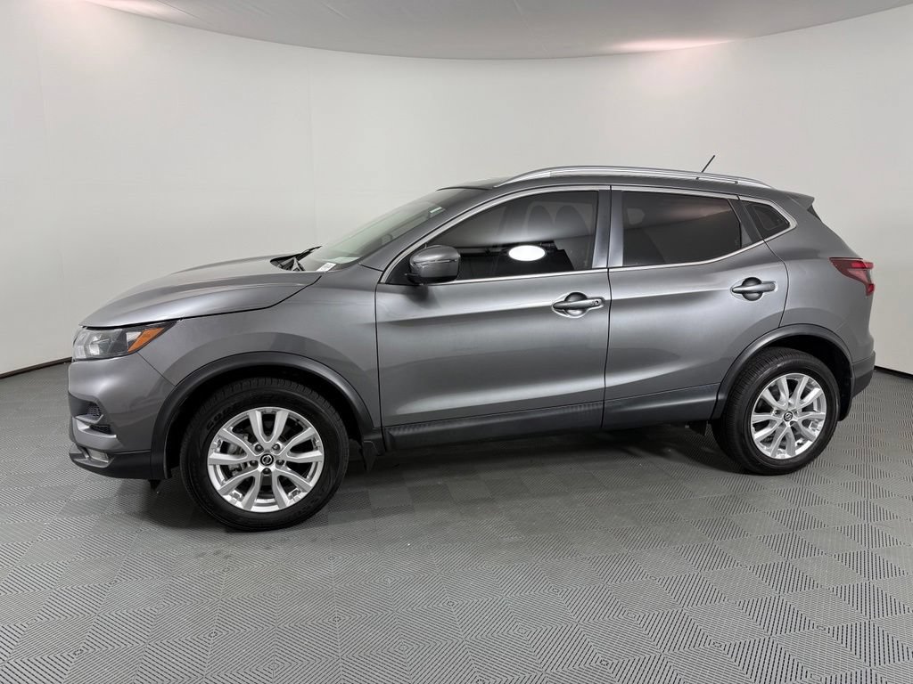 Used 2021 Nissan Rogue Sport SV FWD image 2