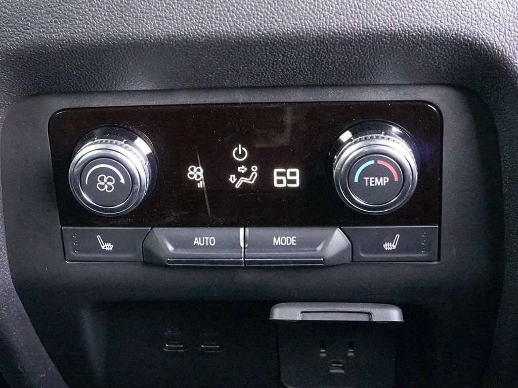 Used 2025 GMC Acadia AT4 w/ Luxury Package AWD/4WD image 57