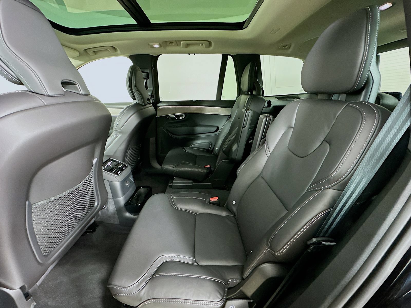 New 2026 Volvo XC90 T8 Ultra w/ Protection Package AWD/4WD image 37