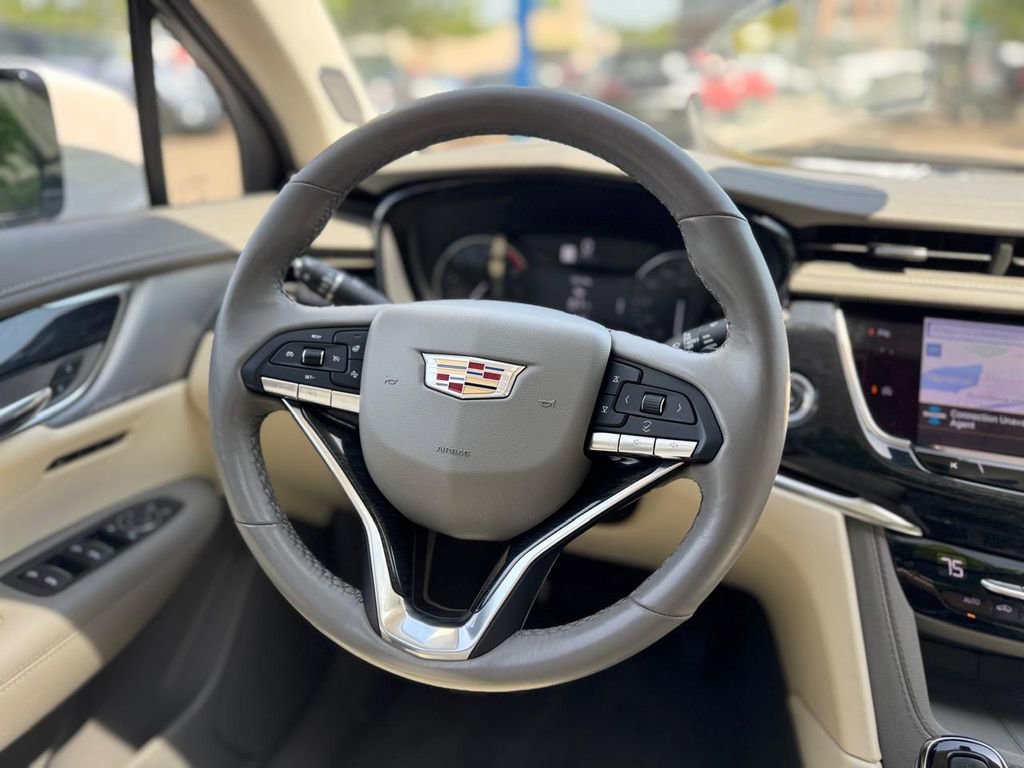 Used 2023 Cadillac XT6 Premium Luxury w/ LPO, Floor Liner Package AWD/4WD image 22