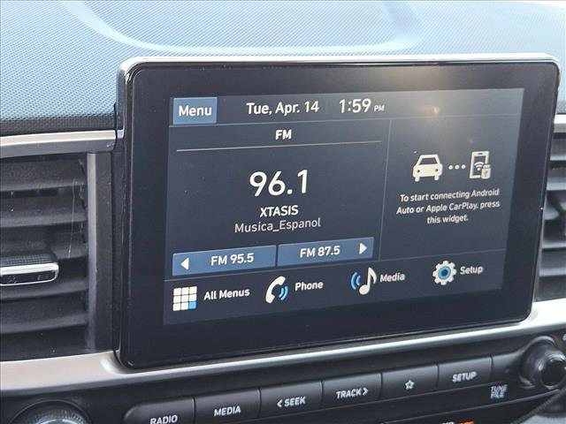 Certified 2025 Hyundai Venue SEL image 13