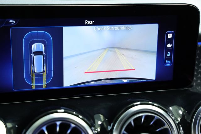 Used 2024 Mercedes-Benz GLB 250 4MATIC image 19